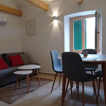 Apartment Heritage 4-stars Kyra Pitve Hvar