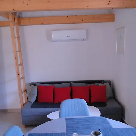 Apartment Heritage 4-stars Kyra Pitve Hvar