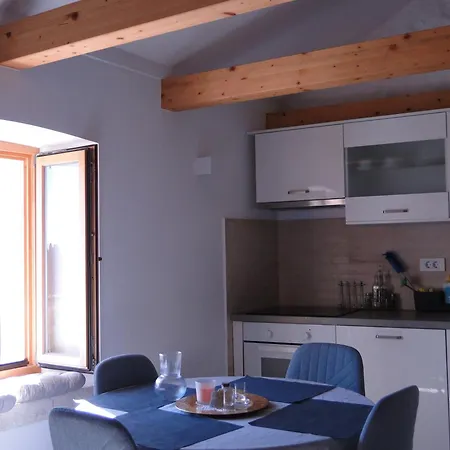 Apartment Heritage 4-stars Kyra Pitve Hvar *
